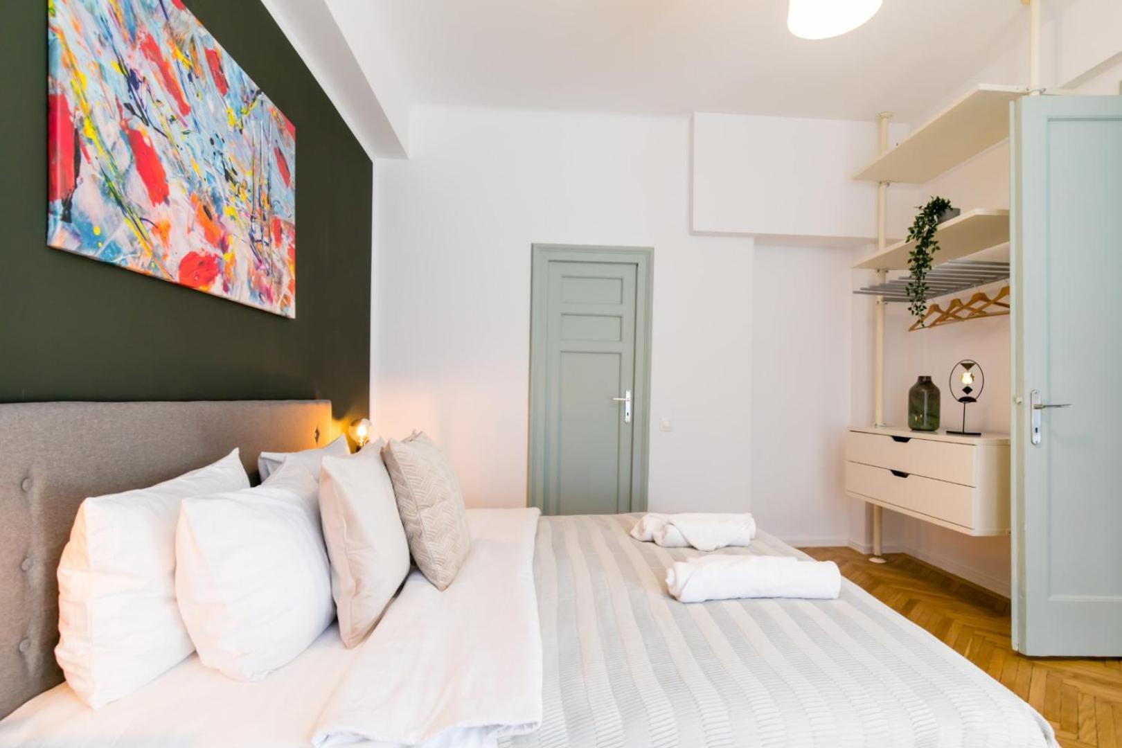 Apartament The Sunny Homelike & Central Str 42b Bucureşti